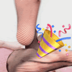 アシ…!