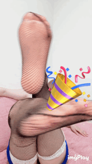 アシ…！