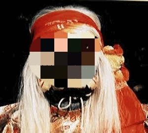 お面をつけた○○さん