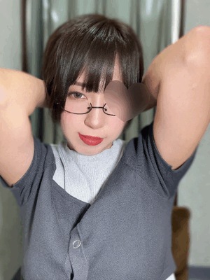 眼鏡女子