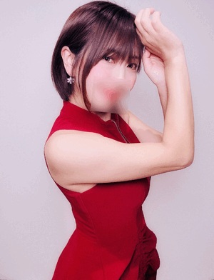 茜