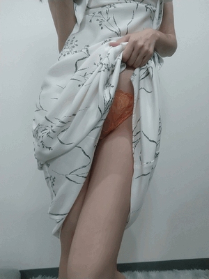 8月